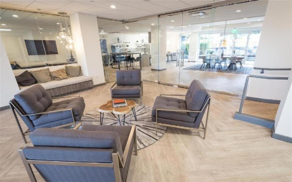 Lovely Hollywood Studio With Pool, Balcony And Parking Appartement *